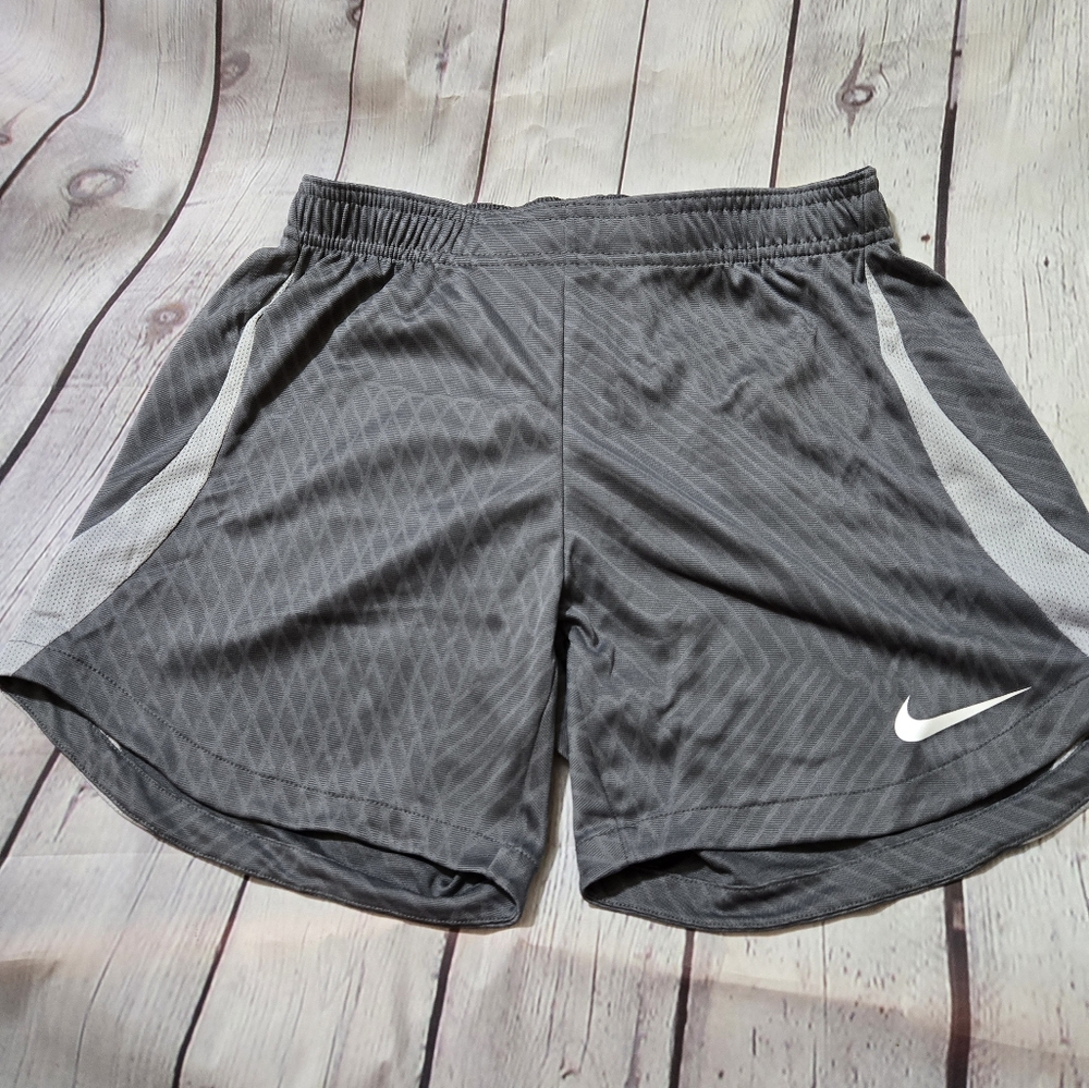 Nike women's soccer shorts small